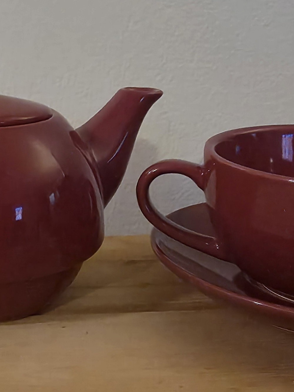 Ceramic Teapot and Cup Set in Deep Burgundy - Picture 3 of 7